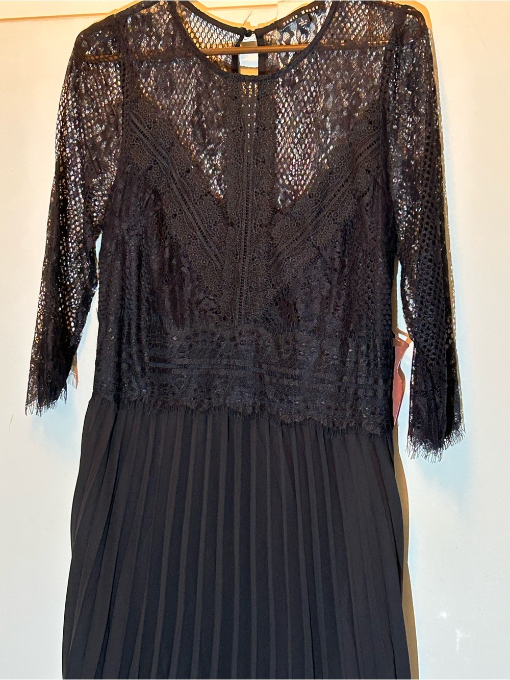 Haute Monde Black Lace Long Sleeve Pleated Evening Dress - Picture 8 of 13